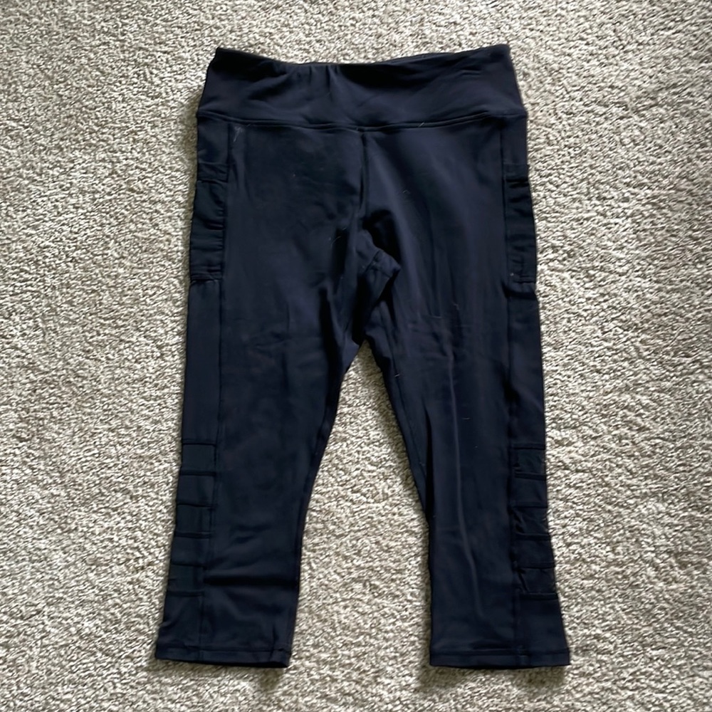 Black Senita mesh panel capri leggings